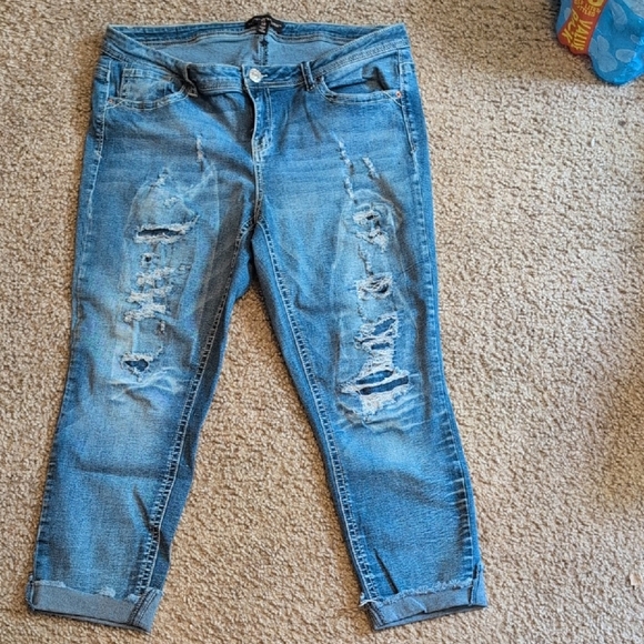 Almost Famous Denim - Almost Famous Blue Ankle Cropped Distressed Jeans